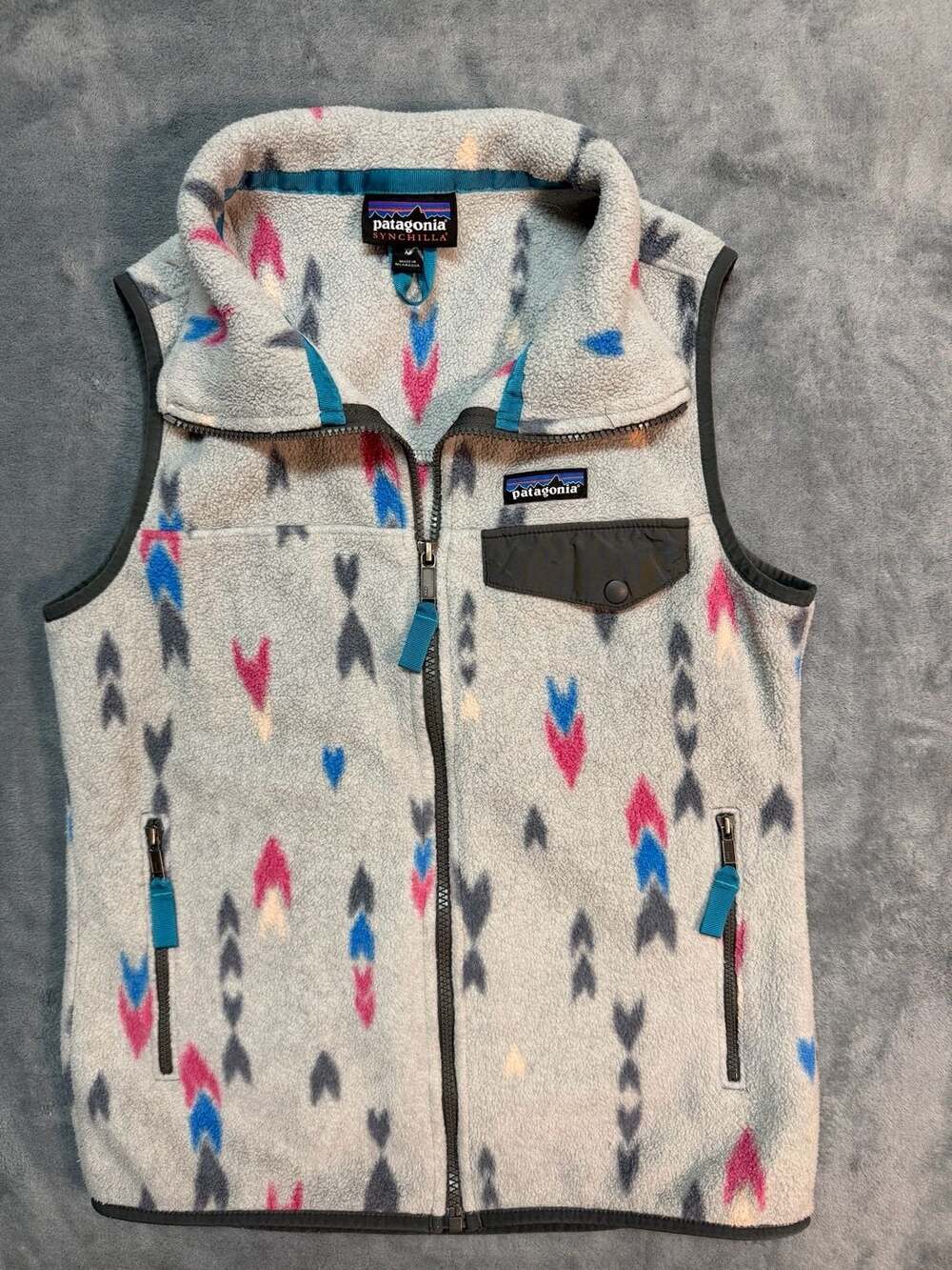 Patagonia Women's Synchilla Fleece Full Zip Vest Wish Tails Aztec PatternGray XS